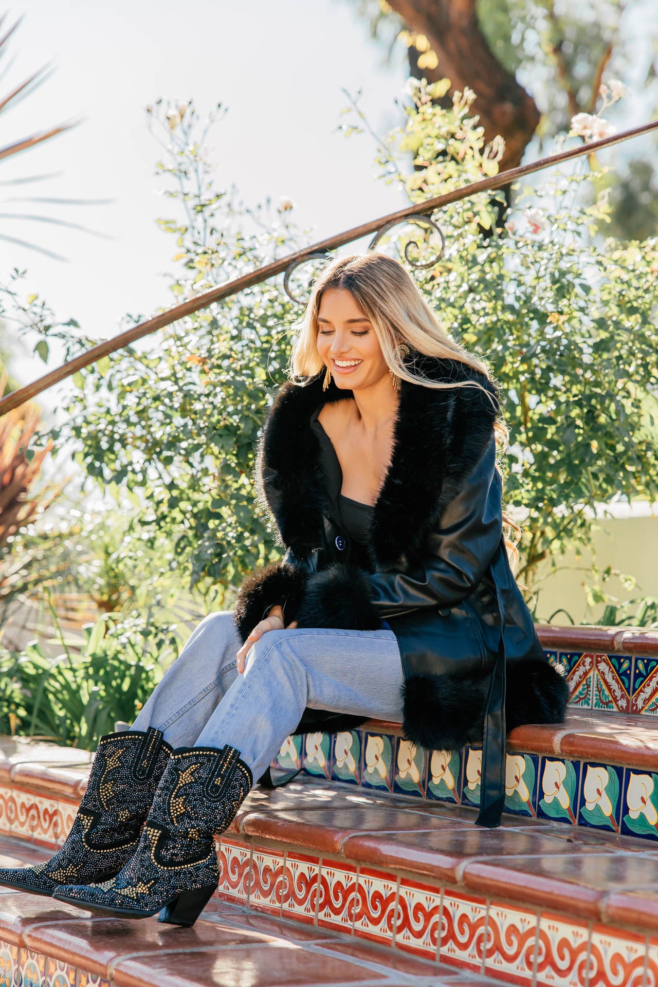 Main Character Faux Fur Lined Coat in Black