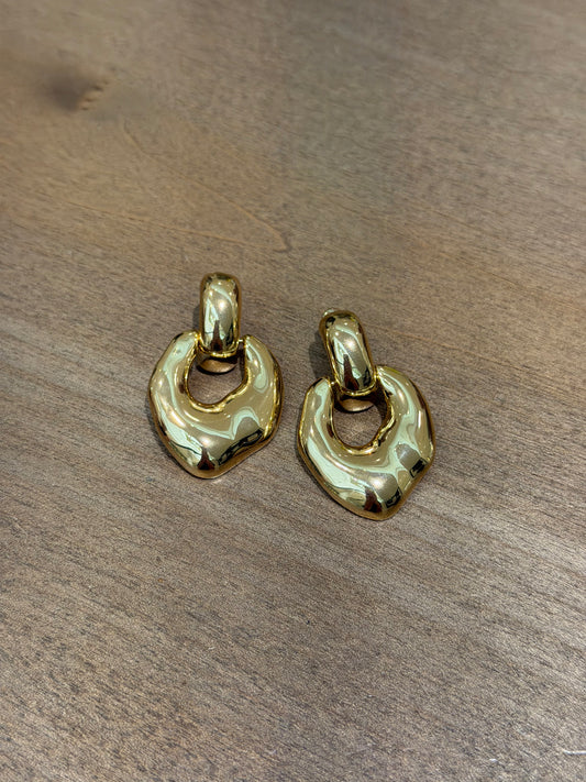 The Newport Earrings in Gold