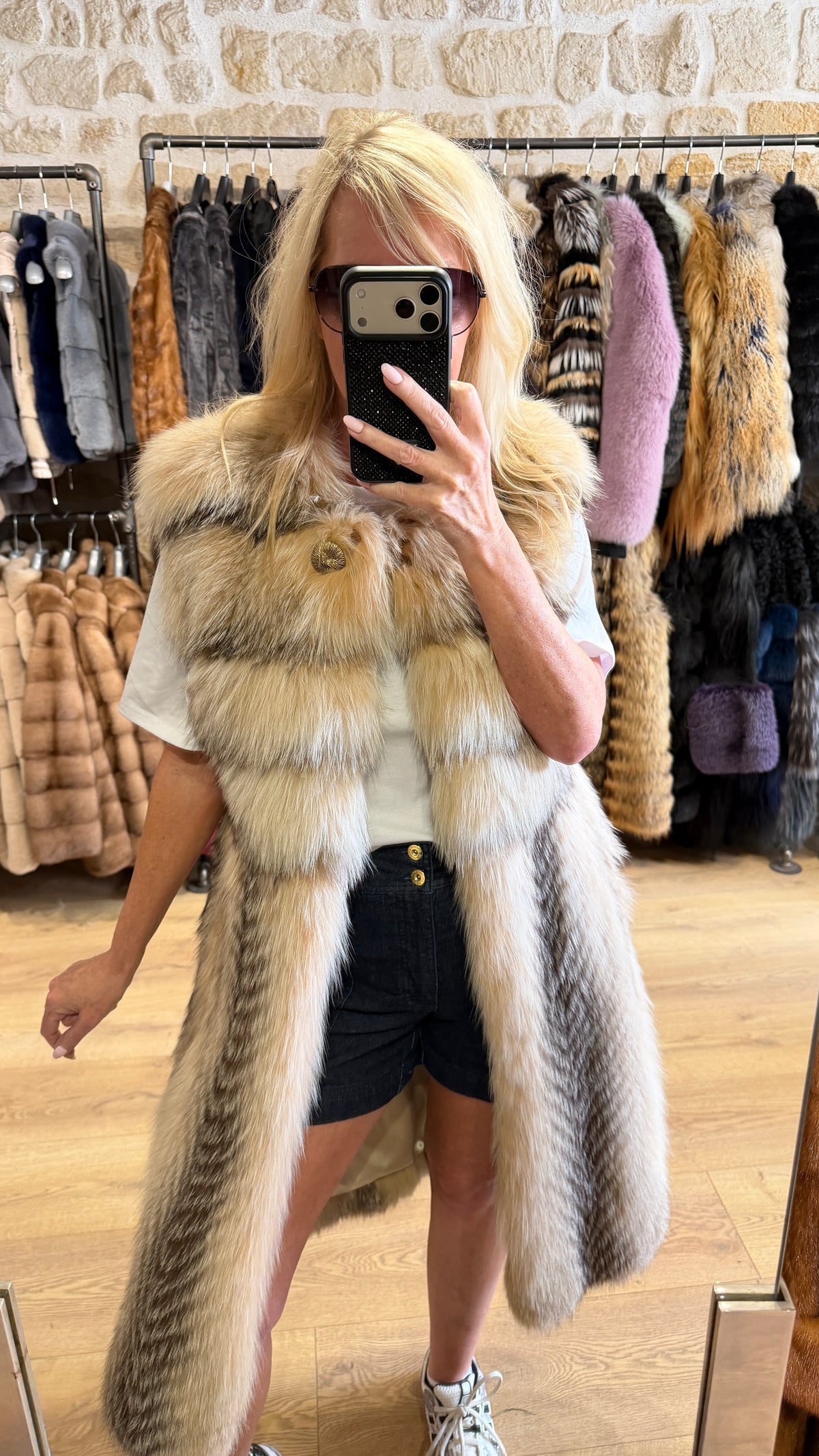 #110 Vintage Feathered Fox Fur Vest Size Small/Large