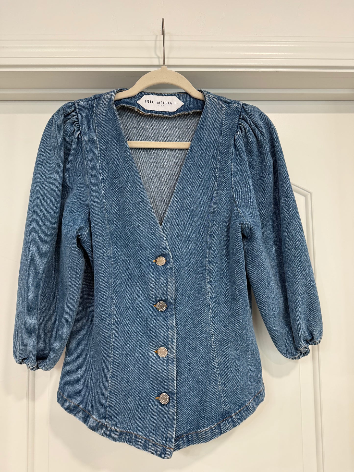 NEW!! Vintage Denim Button Up Top Size Medium