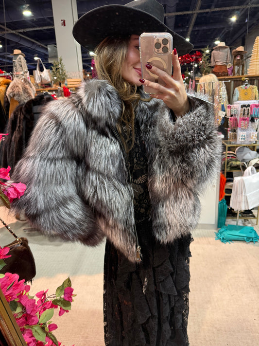 #125 Vintage Silver Fox Jacket Size Medium