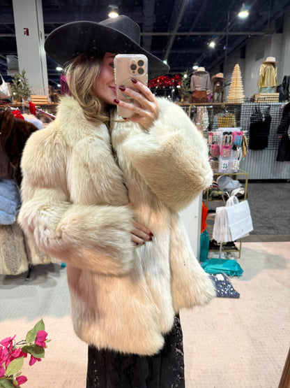 #166 Vintage White Fox Jacket Size Medium/Large
