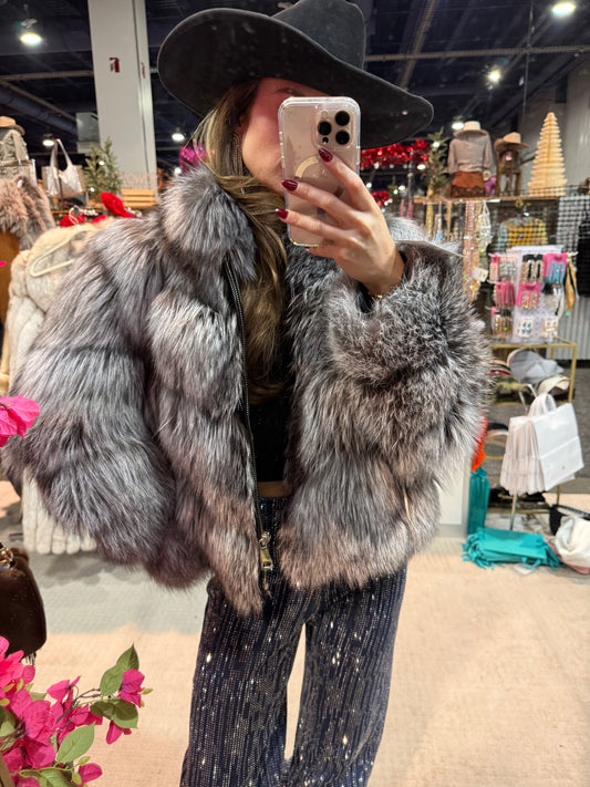 #125 Vintage Silver Fox Jacket Size Medium