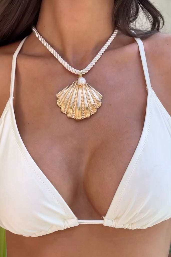 NEW!! Scallop Shell Pendant Necklace by Ettika