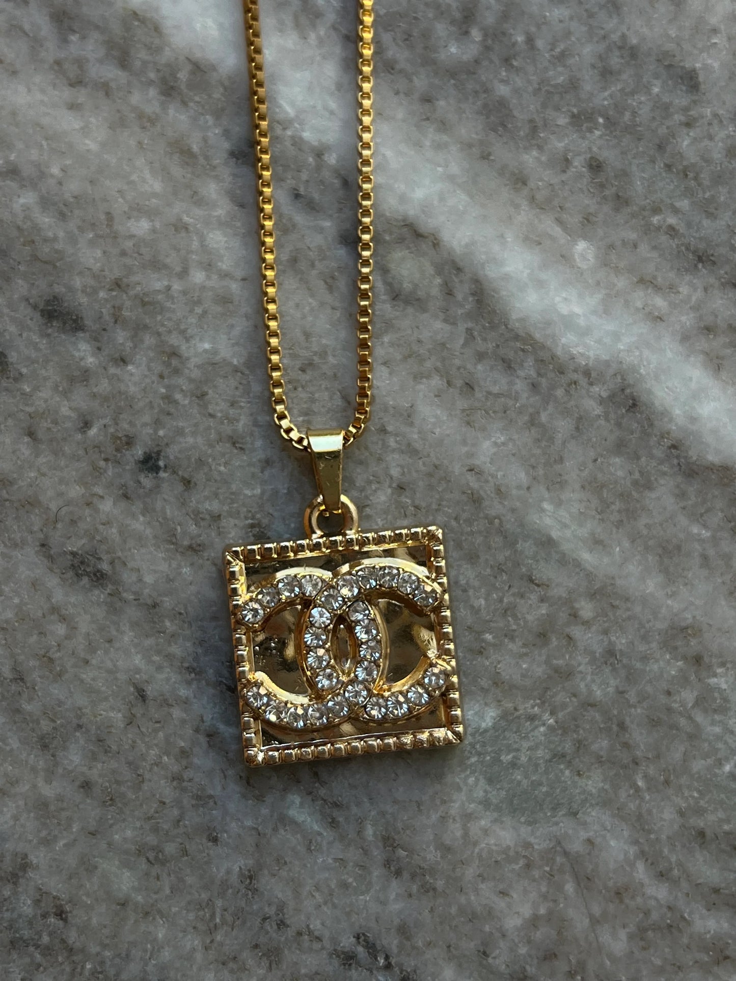 AS SEEN ON WHITNEY RIFE!! Authentic Vintage Betty Pendant in Gold