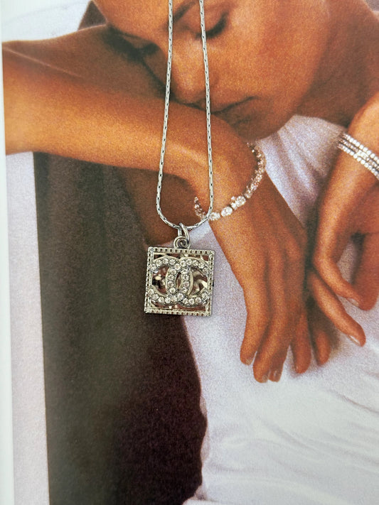 NEW!! Authentic Vintage Betty Pendant in Silver