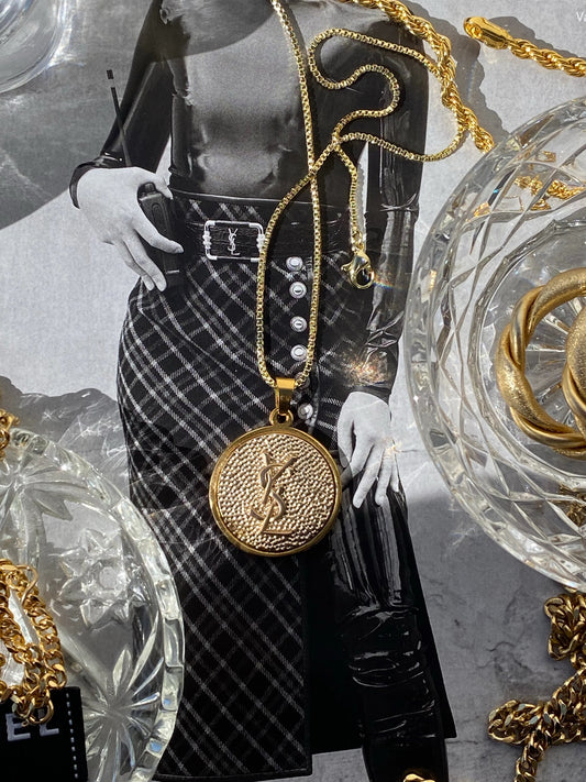 NEW!! Authentic Vintage Golden Pendant Necklace