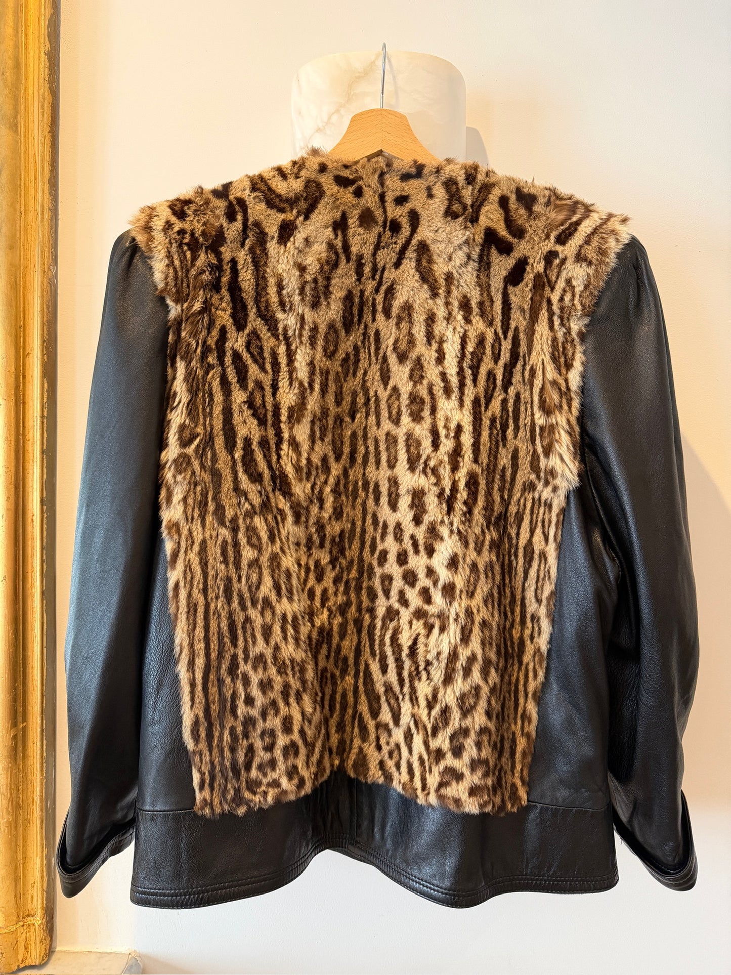 Vintage Leather Jacket w/ Rabbit Fur Details Size M/L