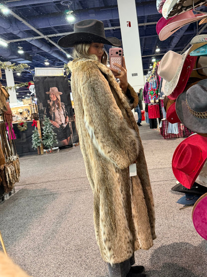 #163 Vintage Canadian Lynx Coat Size Large/Xlarge