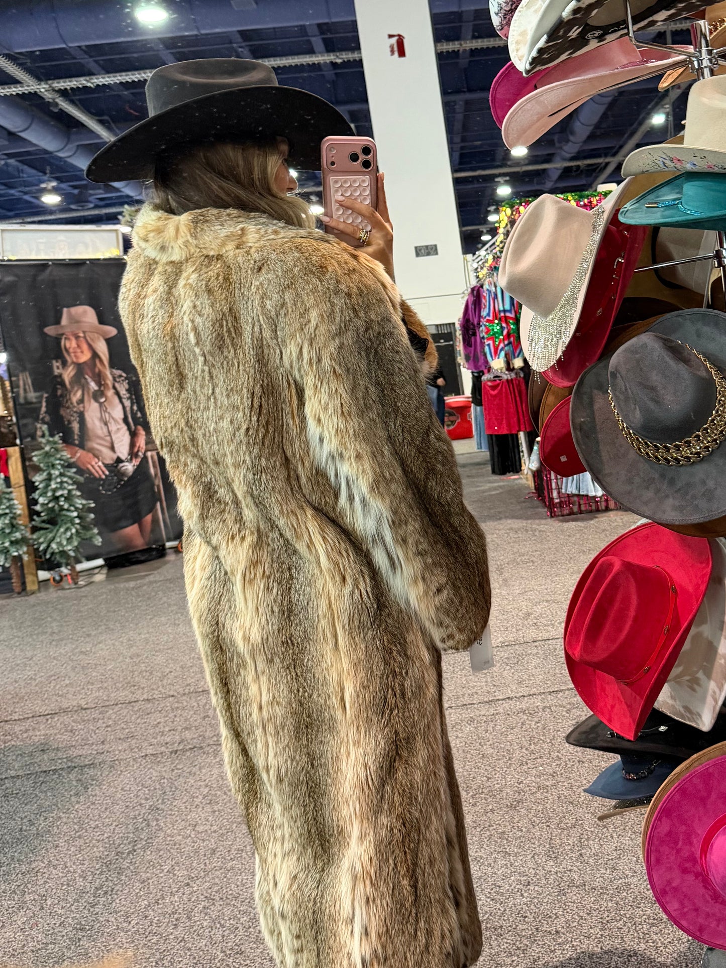 #163 Vintage Canadian Lynx Coat Size Large/Xlarge