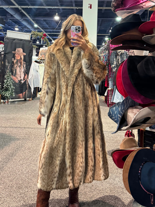 #163 Vintage Canadian Lynx Coat Size Large/Xlarge