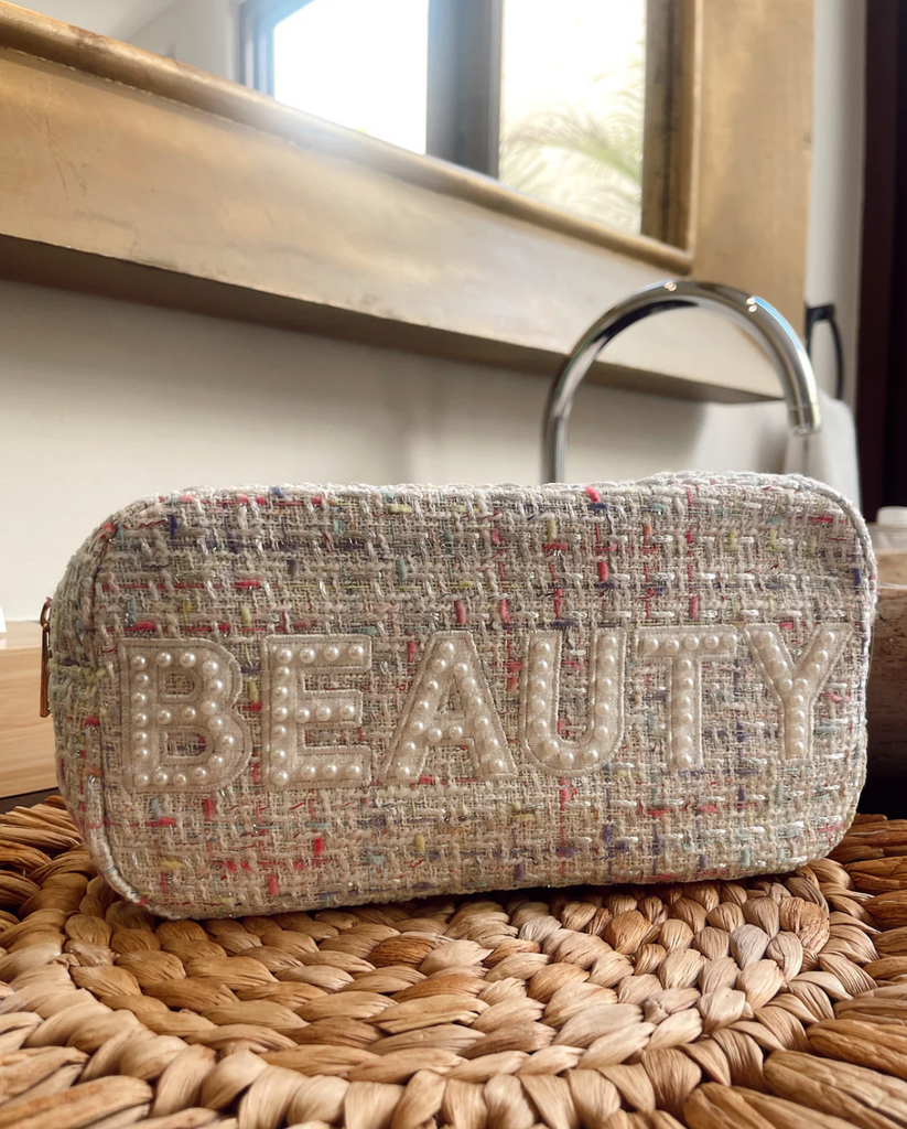 NEW!! Tweed BEAUTY Bag in White