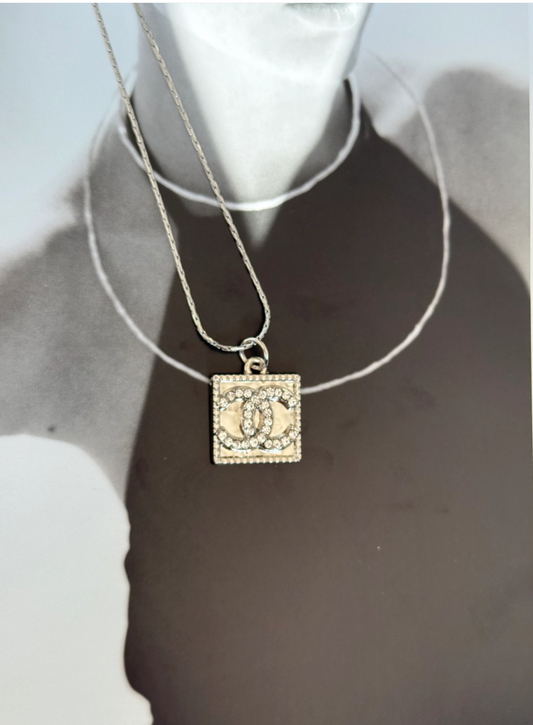 NEW!! Authentic Vintage Betty Pendant in Silver