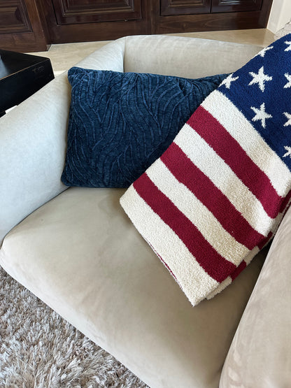 NEW!! Comfy Luxe "American Flag" Reversible Throw Blanket