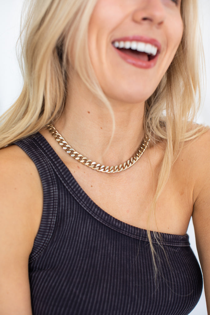 BEST SELLER!! Chain Link Necklace in Gold