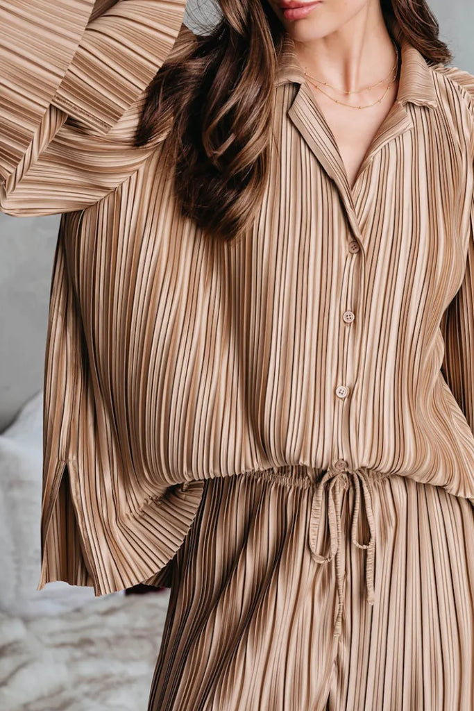 The Camden Pleated Set in Dark Taupe